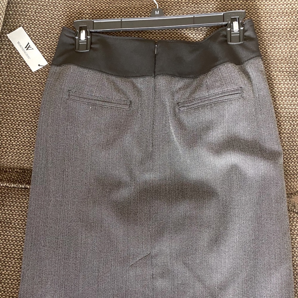 Beautiful BRAND NEW skirt from Worthington